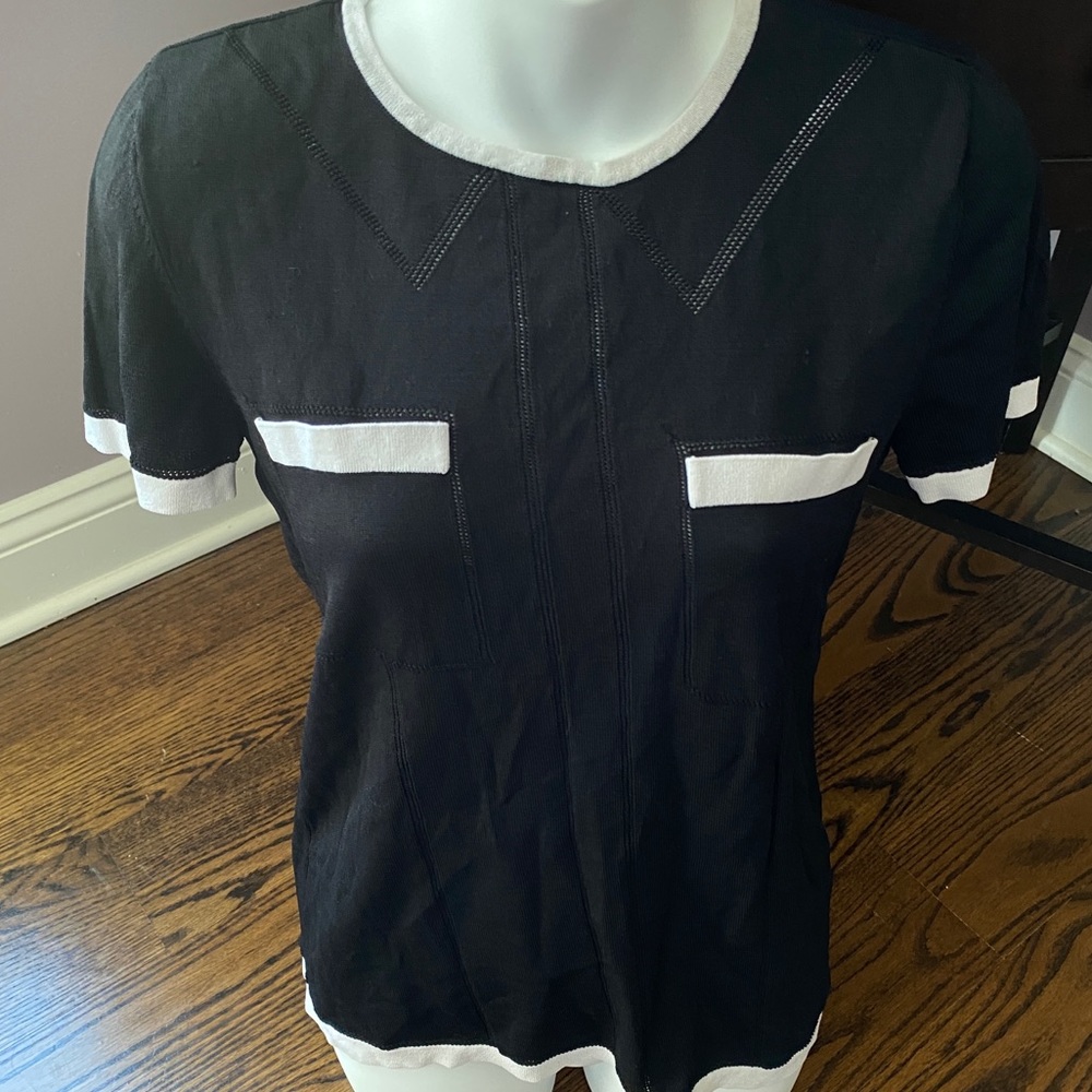 Karl Lagerfeld Paris B&W SS Fitted Classic Top, XS